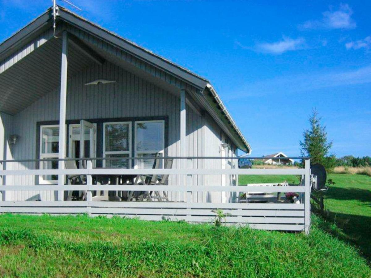 Three-Bedroom Holiday Home In Hasle 3 Vang  Zewnętrze zdjęcie